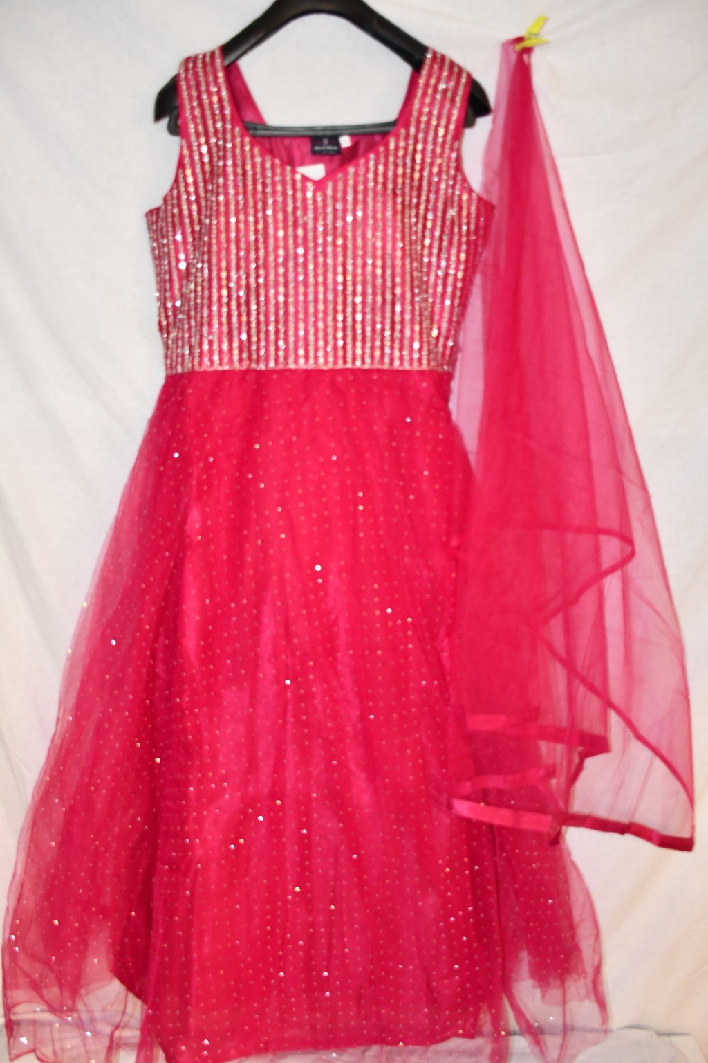 Pretty Glamorous Womn's Gowns